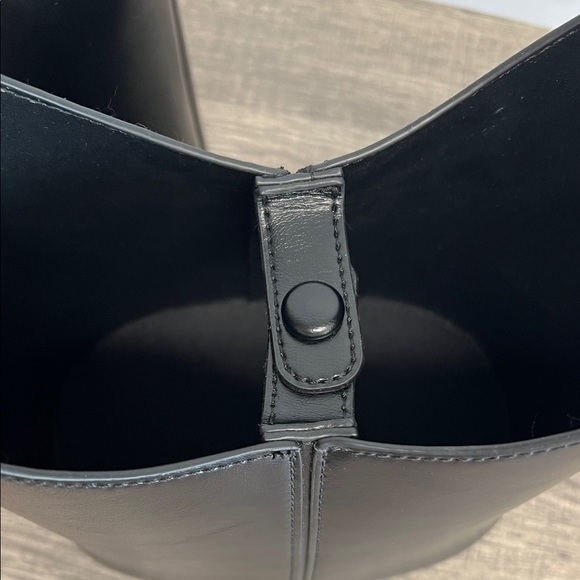 Antik Kraft |  Black Faux Leather Shoulder Bag - Picture 5 of 10